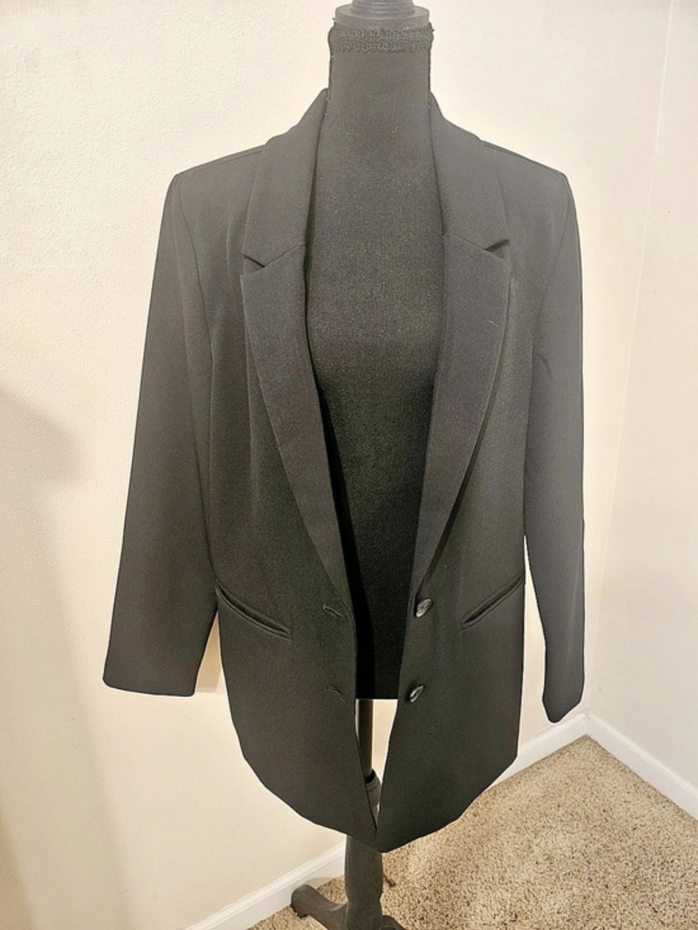 Old Navy Blazer in Black Size Medium Like New